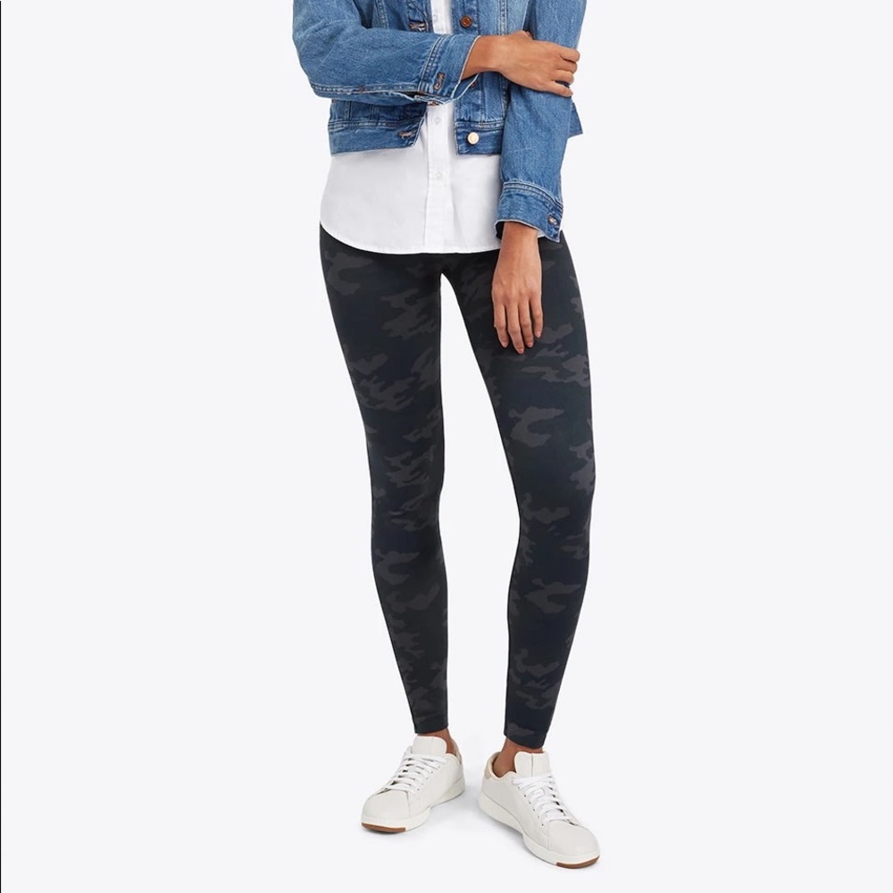 Spanx Look at Me Now Seamless Leggings